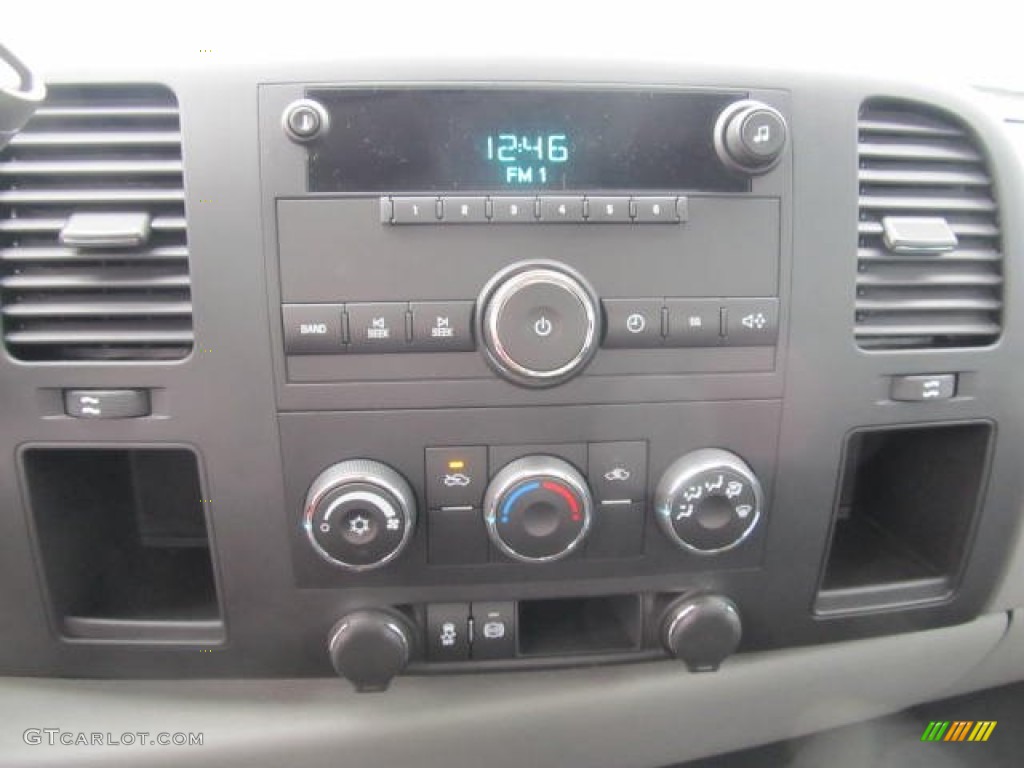 2012 Chevrolet Silverado 2500HD Work Truck Crew Cab 4x4 Controls Photos