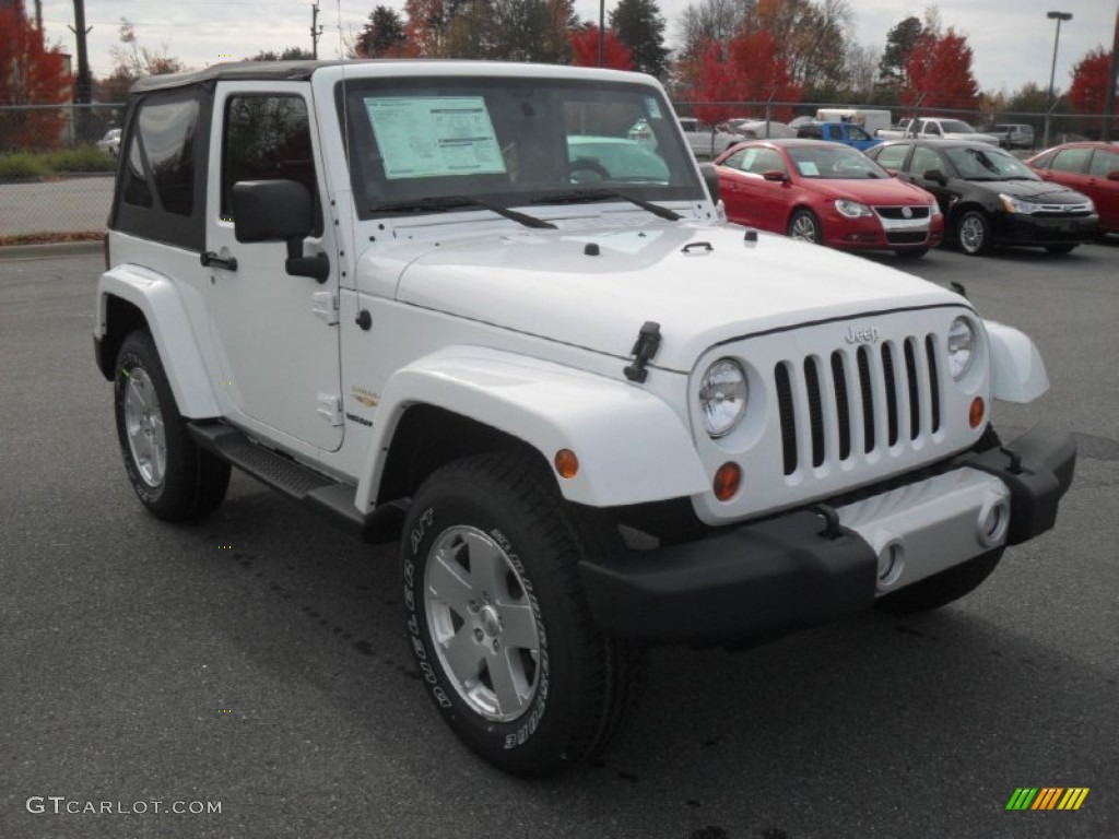 2012 Wrangler Sahara 4x4 - Bright White / Black photo #5