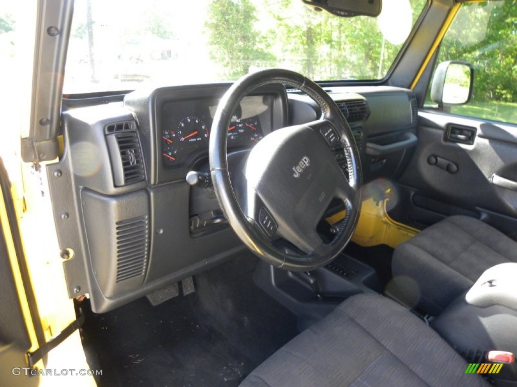 2004 Wrangler Unlimited 4x4 - Solar Yellow / Dark Slate Gray photo #3