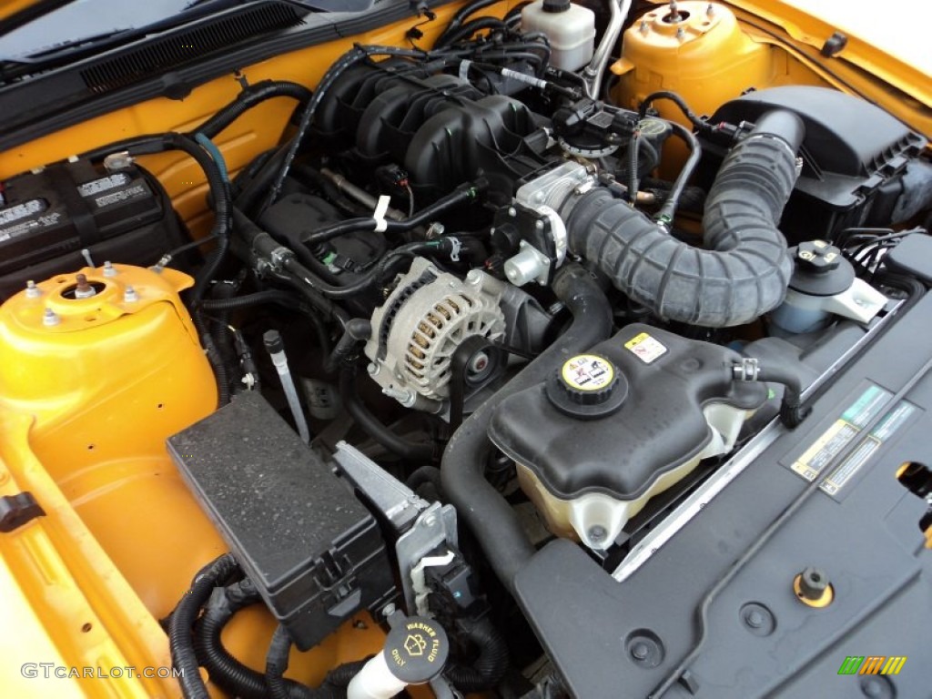 2007 Mustang V6 Deluxe Convertible - Grabber Orange / Dark Charcoal photo #22