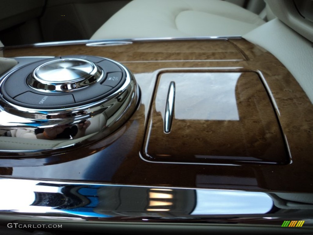 2012 Infiniti QX 56 Controls Photo #56551180