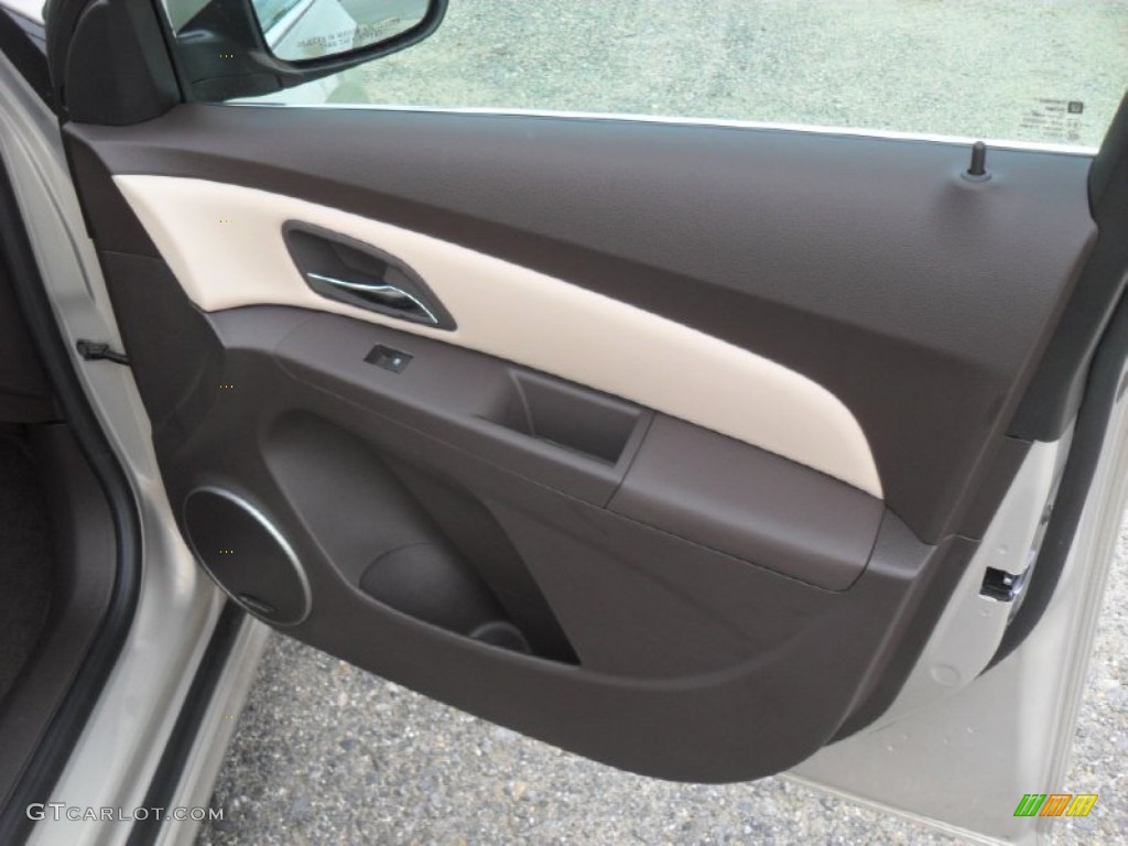 2012 Chevrolet Cruze LTZ Cocoa/Light Neutral Door Panel Photo #56553406