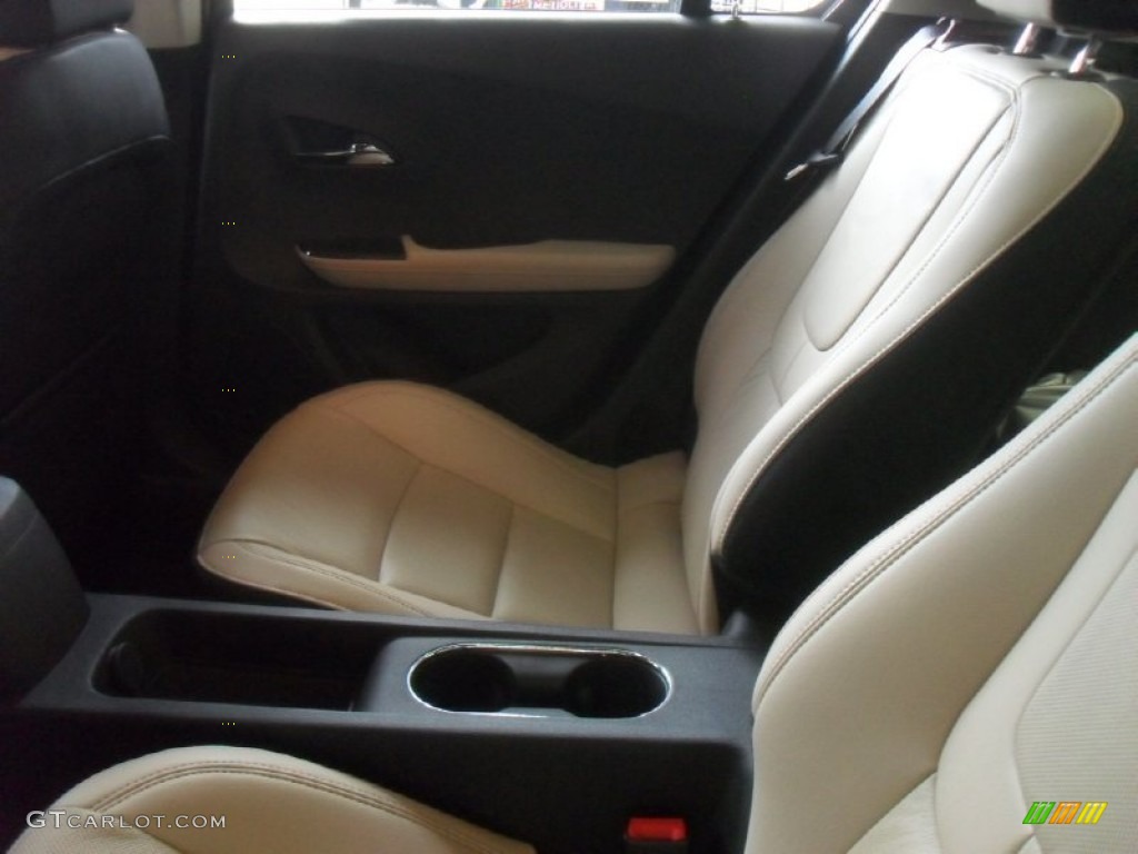 2012 Volt Hatchback - Crystal Red Tintcoat / Light Neutral/Dark Accents photo #16