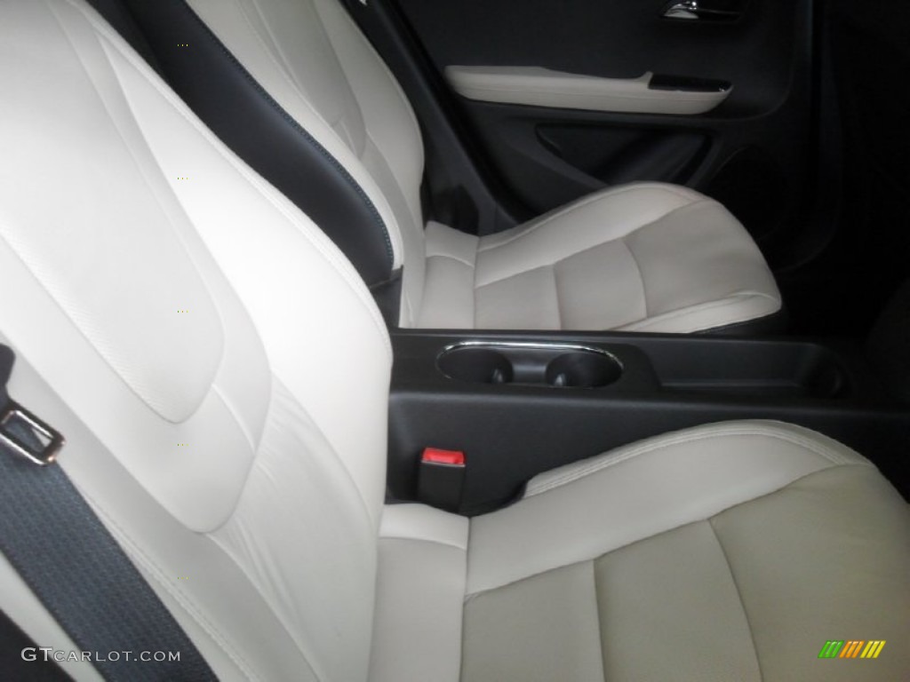 Light Neutral/Dark Accents Interior 2012 Chevrolet Volt Hatchback Photo #56553607