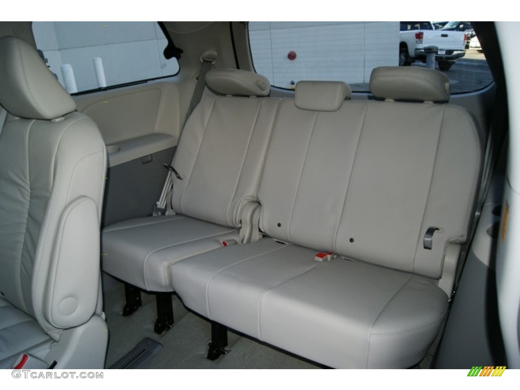 Light Gray Interior 2012 Toyota Sienna XLE AWD Photo #56555360