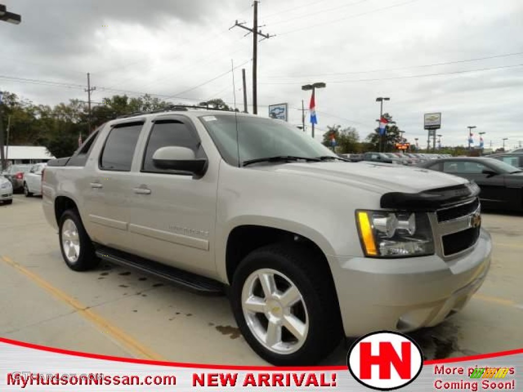 Silver Birch Metallic Chevrolet Avalanche