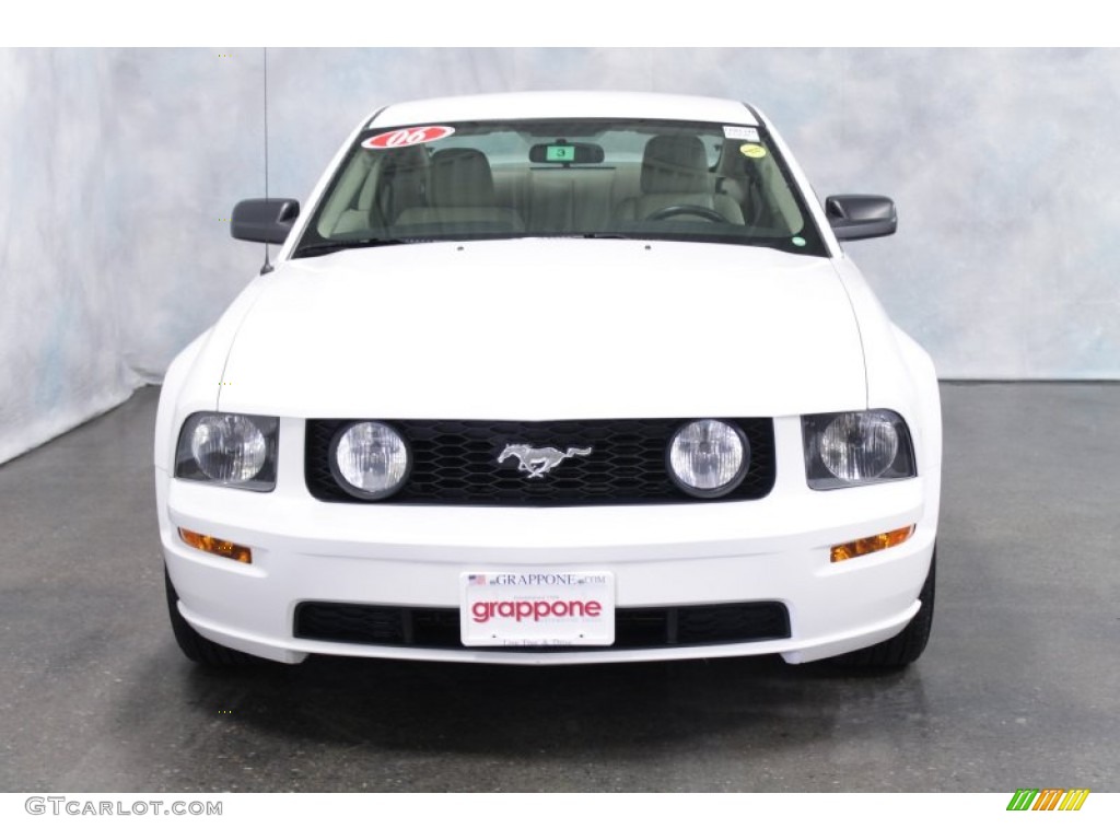2006 Mustang GT Premium Coupe - Performance White / Light Parchment photo #2