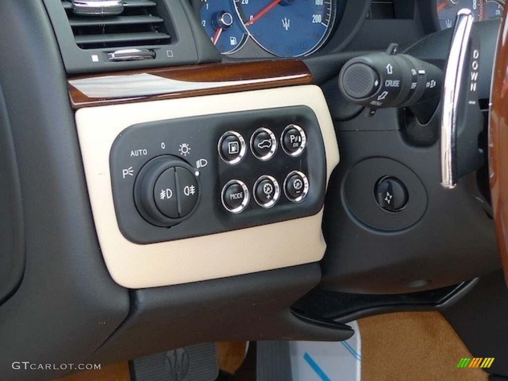 2012 Maserati GranTurismo Convertible GranCabrio Controls Photo #56558518
