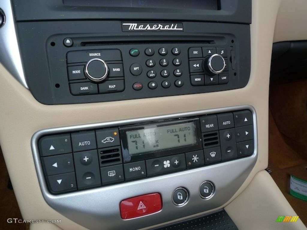2012 Maserati GranTurismo Convertible GranCabrio Controls Photo #56558617