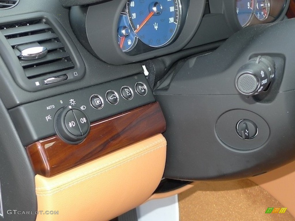 2012 Maserati Quattroporte S Controls Photo #56558818