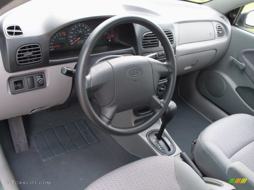 Gray Interior 2002 Kia Rio Sedan Photo #56559721