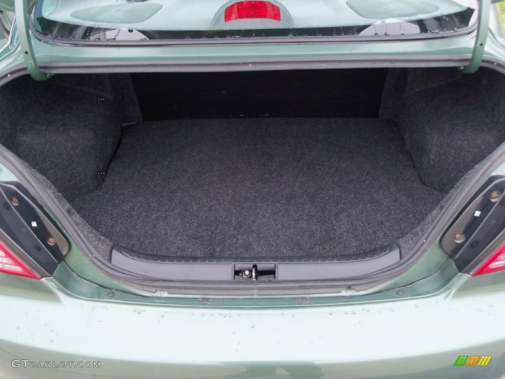 2002 Kia Rio Sedan Trunk Photos