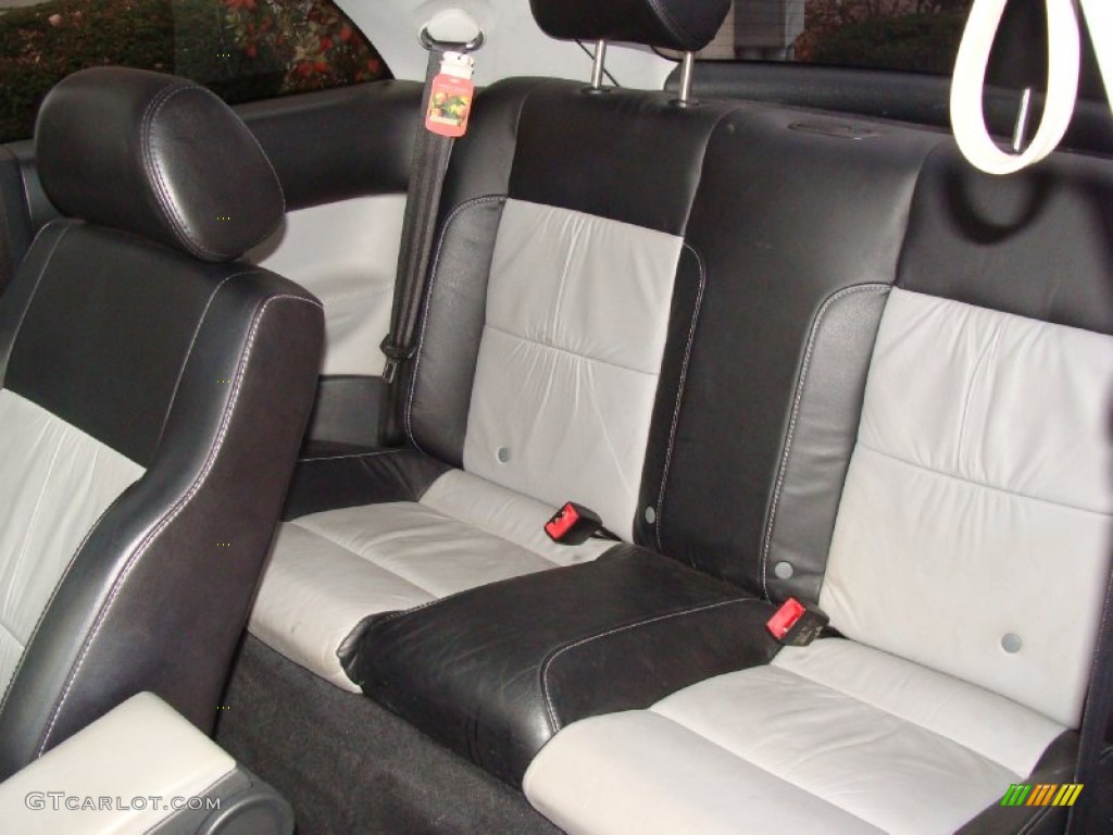 Black/Grey Interior 2002 Volkswagen New Beetle Turbo S Coupe Photo #56560012