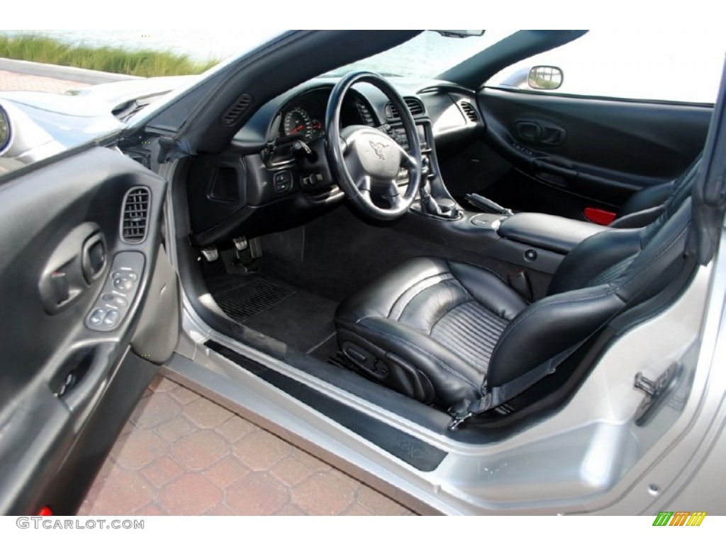 2004 Corvette Coupe - Machine Silver Metallic / Black photo #31