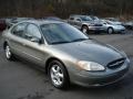 Front 3/4 View of 2001 Taurus SE
