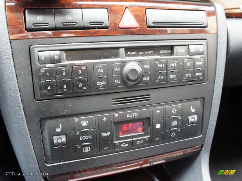 1999 Audi A4 2.8 quattro Sedan Audio System Photo #56565663