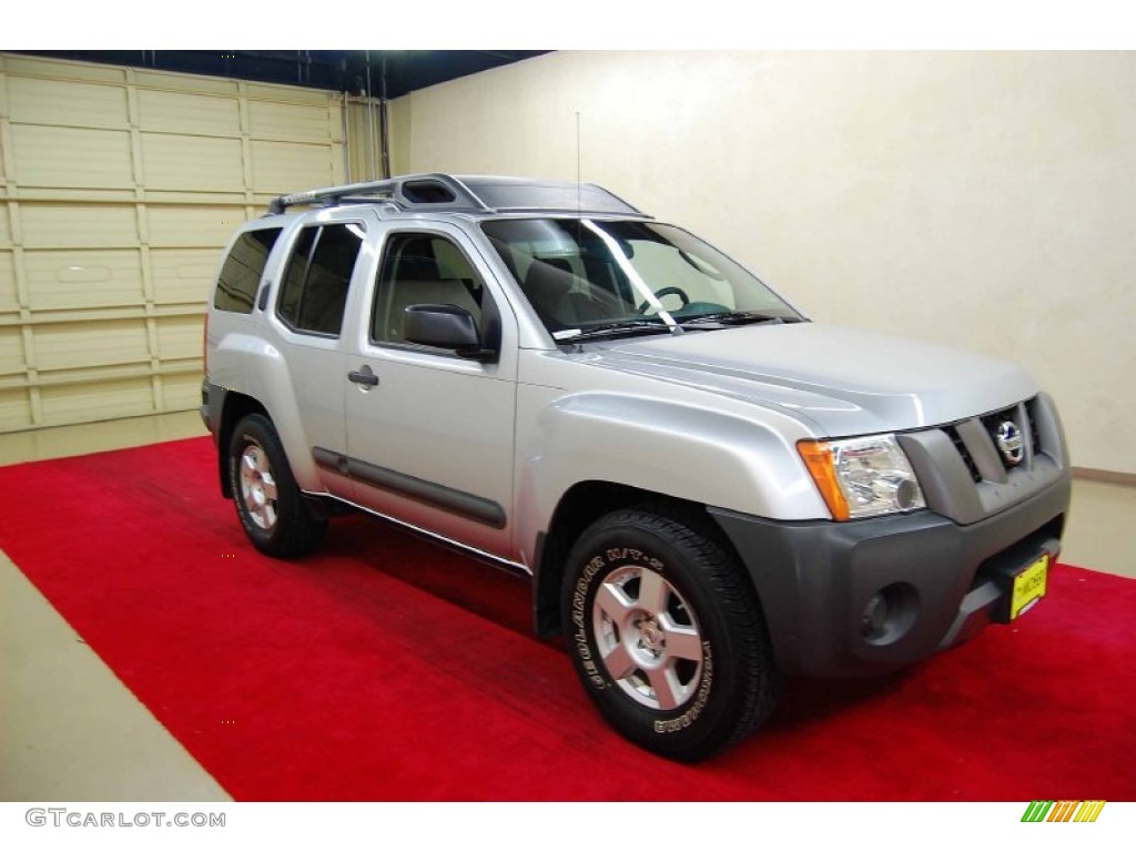 2005 Xterra S - Silver Lightning Metallic / Steel/Graphite photo #1