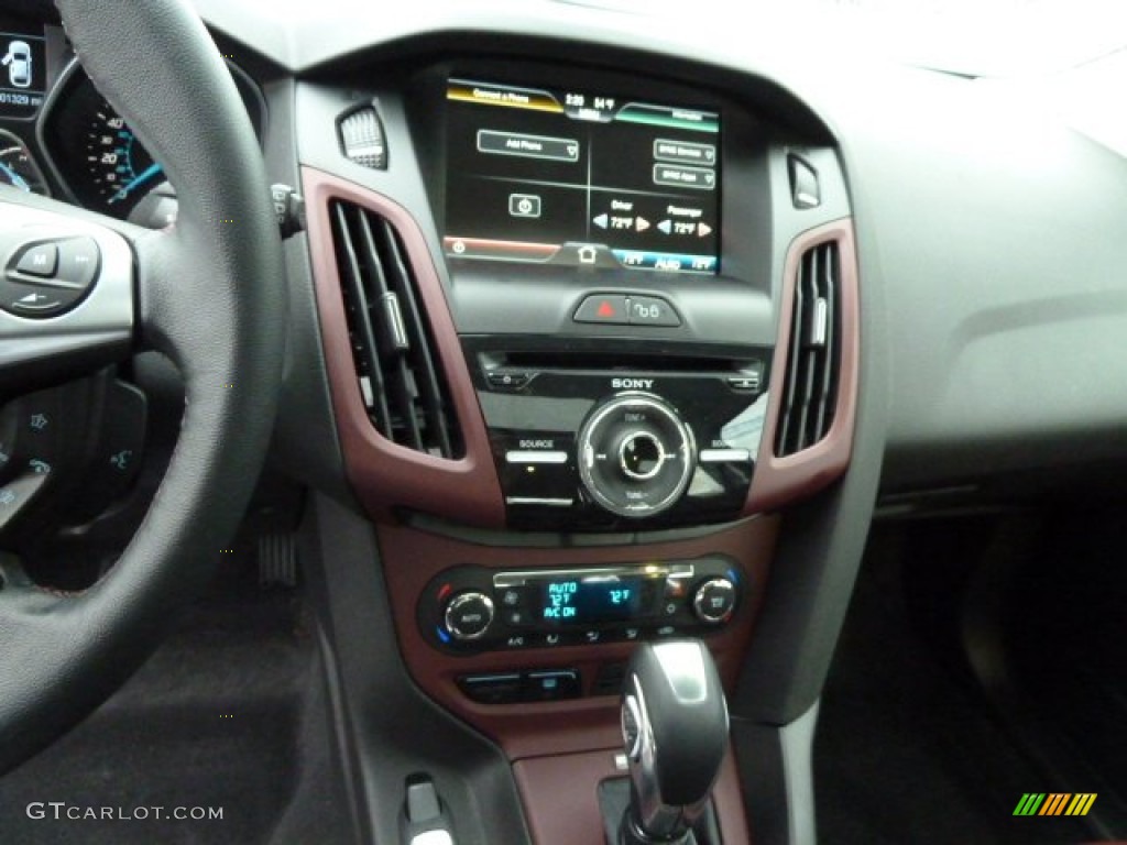 2012 Ford Focus Titanium 5-Door Controls Photo #56569362