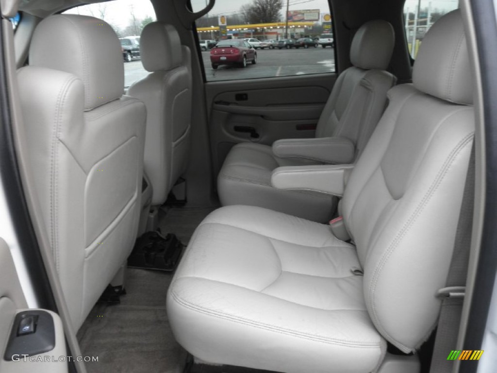 2004 Yukon XL 1500 SLT 4x4 - Summit White / Neutral/Shale photo #15