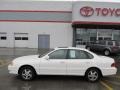 1998 Diamond White Pearl Toyota Avalon XLS  photo #2