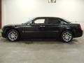 Brilliant Black - 300 C HEMI Photo No. 2