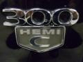 Brilliant Black - 300 C HEMI Photo No. 30