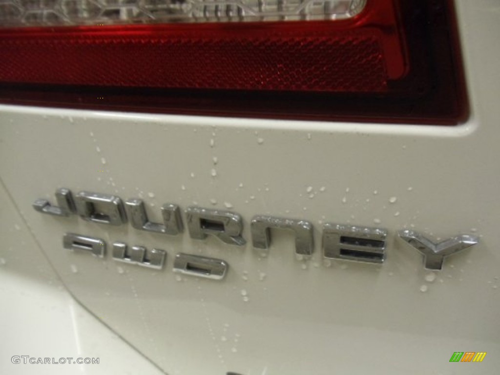 2011 Dodge Journey Mainstreet AWD Marks and Logos Photo #56571666