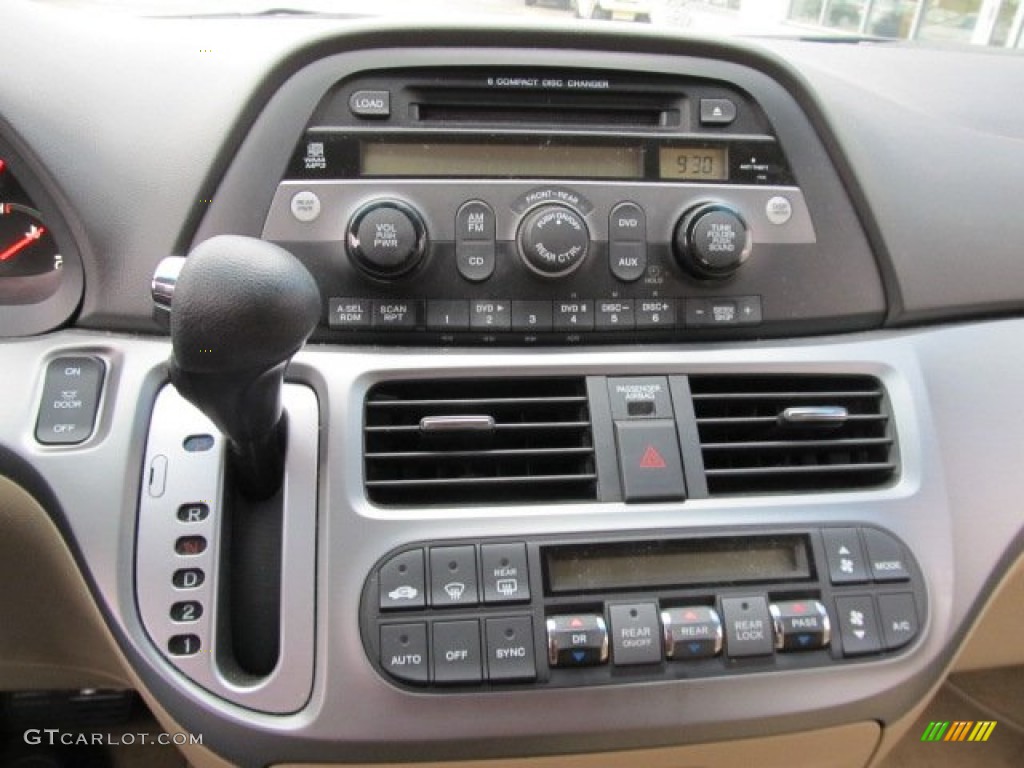 2010 Honda Odyssey EX Controls Photo #56573499