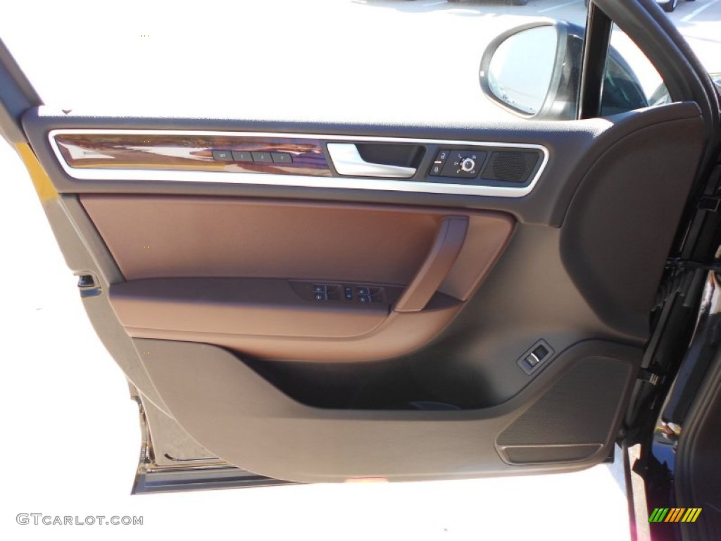 2012 Volkswagen Touareg TDI Lux 4XMotion Saddle Brown Door Panel Photo #56575962