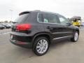 Deep Black Metallic - Tiguan SE Photo No. 2