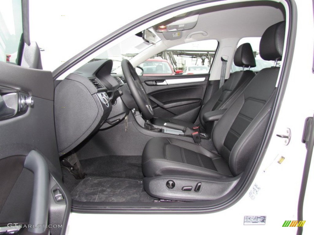 Titan Black Interior 2012 Volkswagen Passat 2.5L SE Photo #56578908