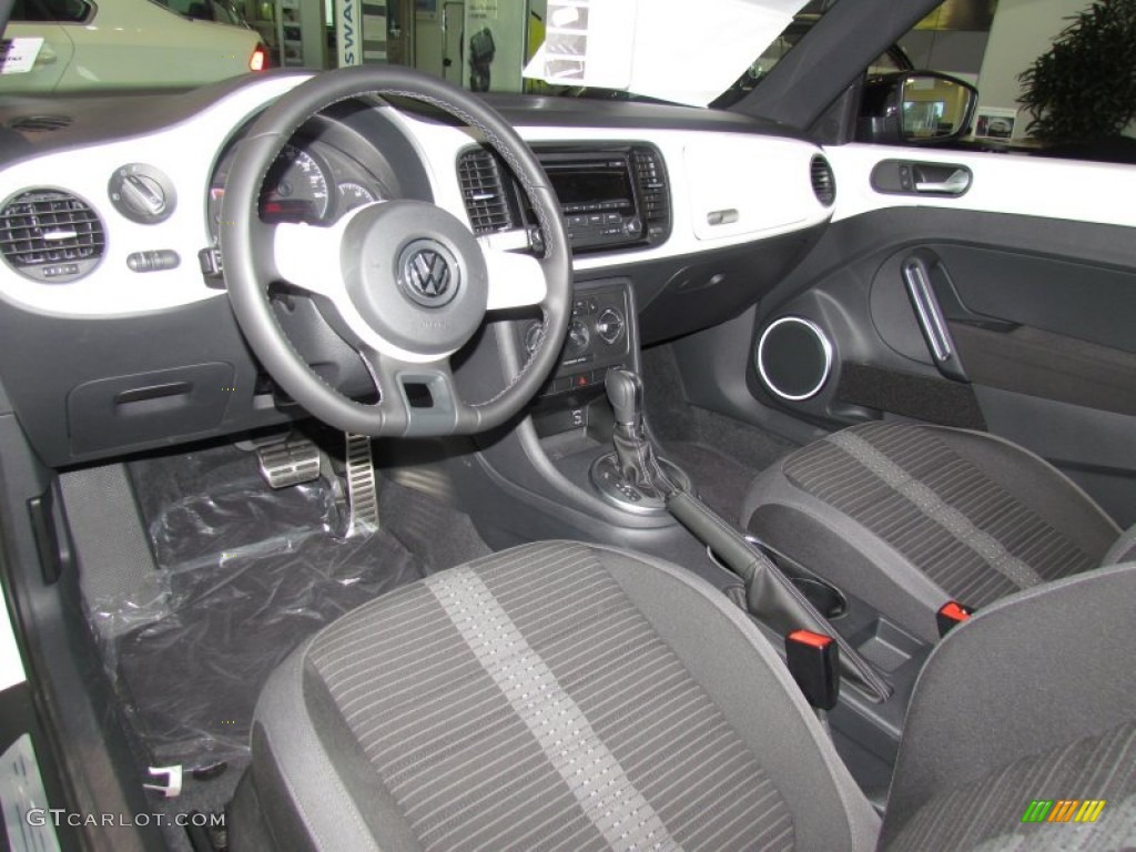 Titan Black Interior 2012 Volkswagen Beetle Turbo Photo #56579365
