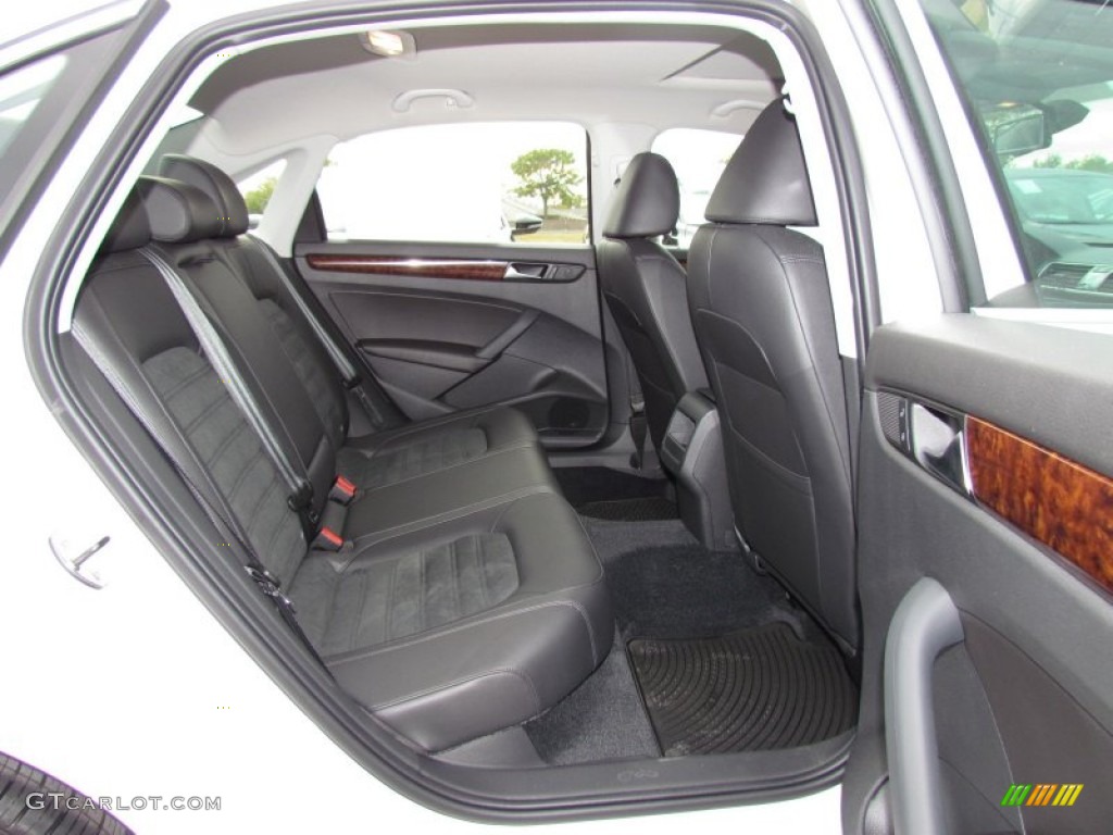 Titan Black Interior 2012 Volkswagen Passat 2.5L SEL Photo #56579465