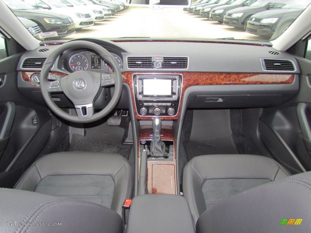 2012 Volkswagen Passat 2.5L SEL Titan Black Dashboard Photo #56579476