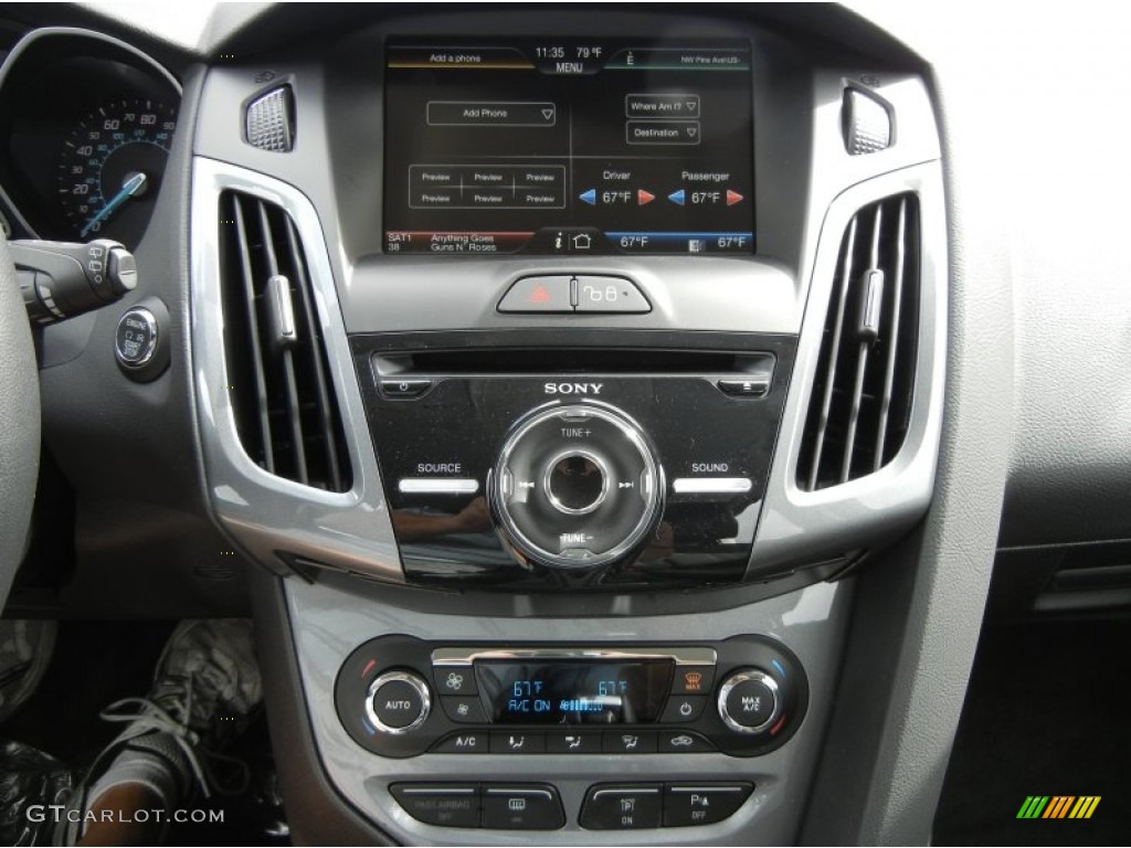 2012 Ford Focus Titanium 5-Door Controls Photo #56580081