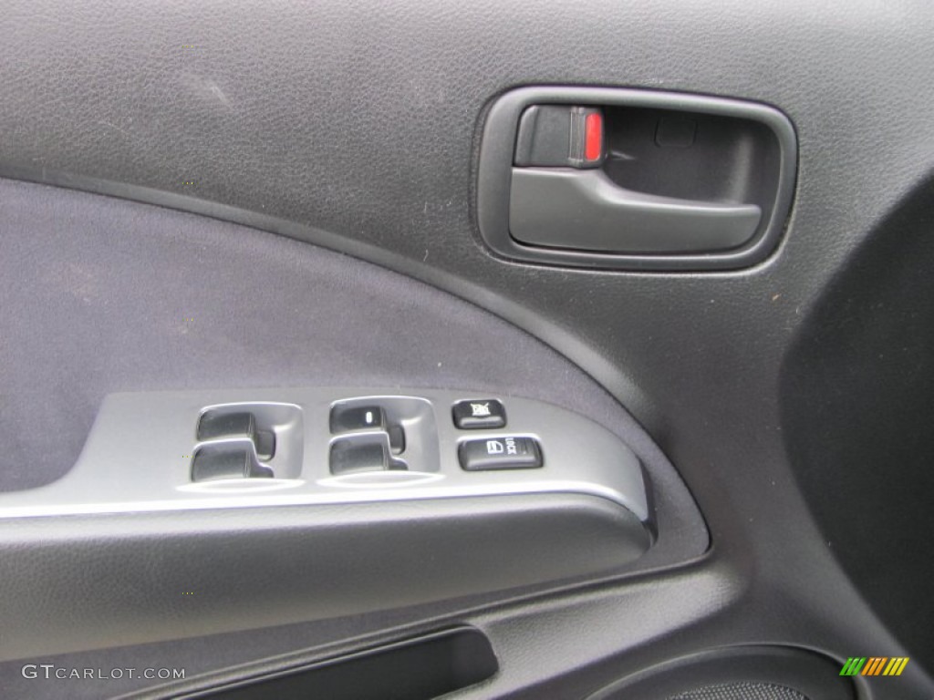 2005 Outlander XLS AWD - Graphite Gray / Charcoal photo #17
