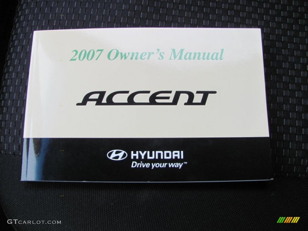 2007 Hyundai Accent SE Coupe Books/Manuals Photos