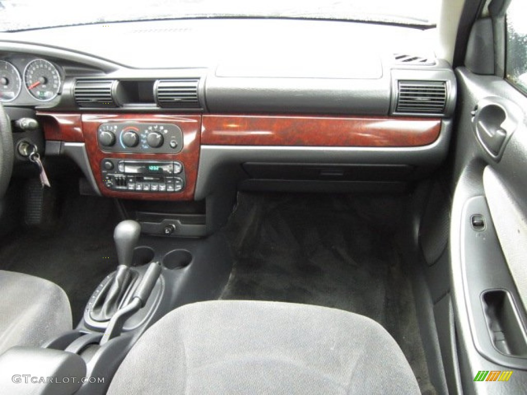 2002 Sebring LX Sedan - Stone White / Dark Slate Gray photo #18