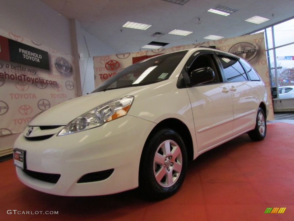 Natural White 2007 Toyota Sienna LE Exterior Photo #56583226