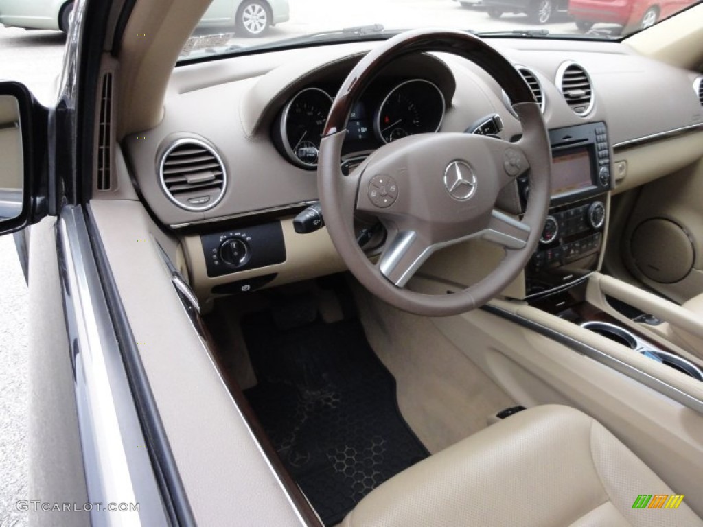 2009 GL 550 4Matic - Obsidian Black Metallic / Cashmere photo #12