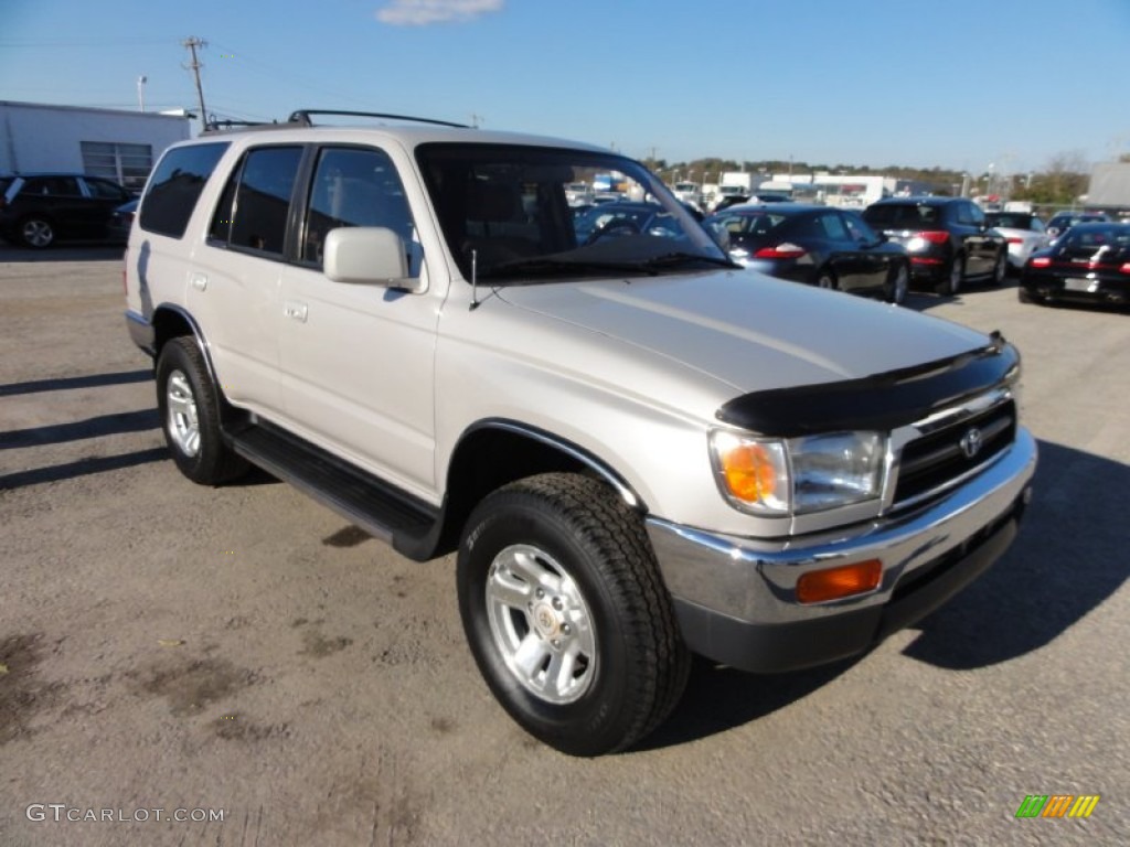 1997 4Runner SR5 4x4 - Beige Pearl Metallic / Oak photo #4