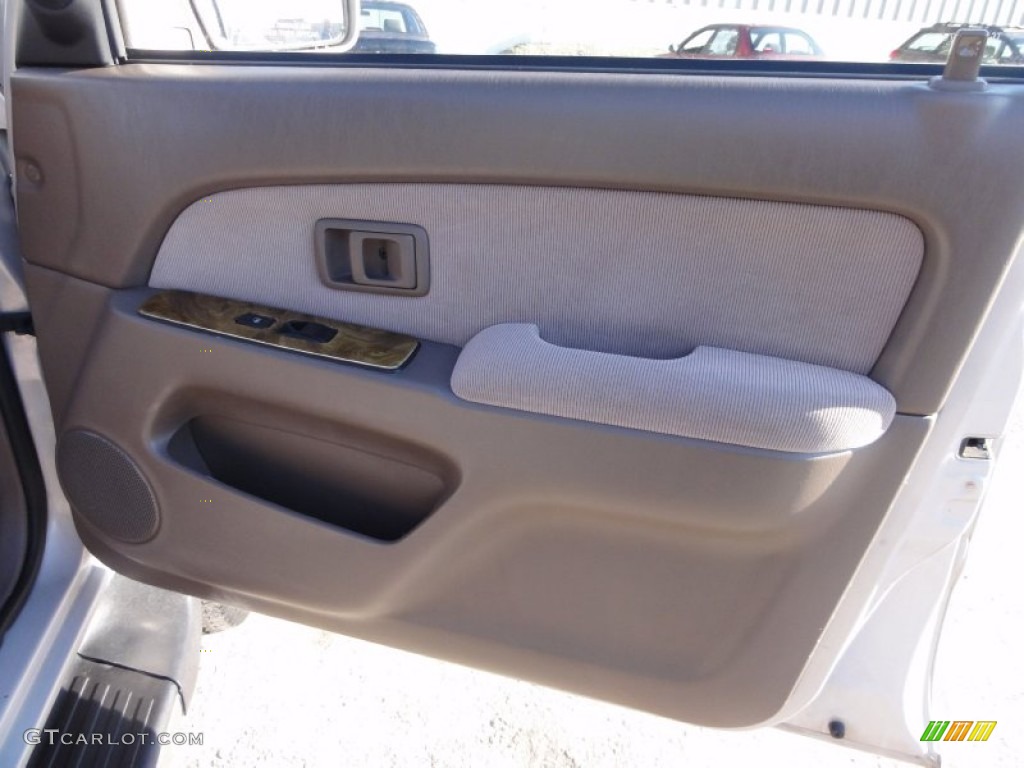 1997 4Runner SR5 4x4 - Beige Pearl Metallic / Oak photo #24