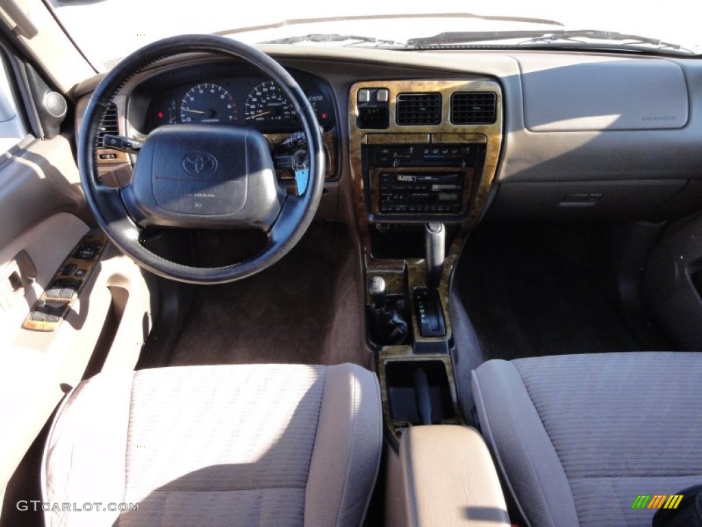 1997 4Runner SR5 4x4 - Beige Pearl Metallic / Oak photo #29