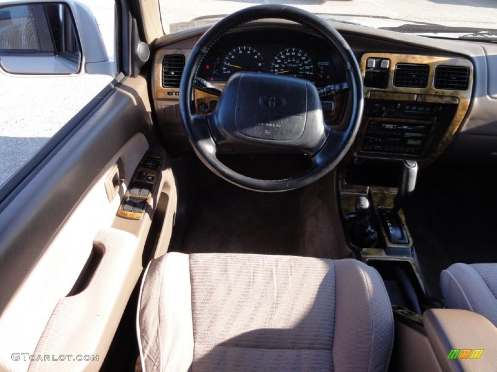 1997 4Runner SR5 4x4 - Beige Pearl Metallic / Oak photo #30