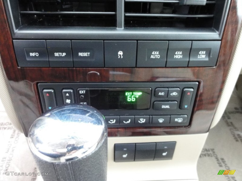 2008 Ford Explorer Limited 4x4 Controls Photos