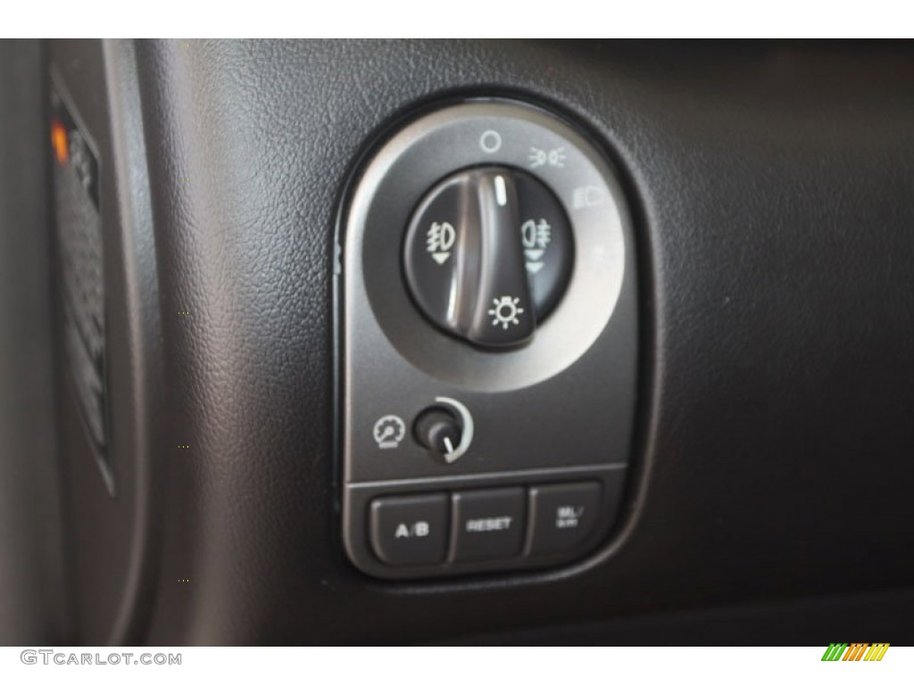 2004 Jaguar X-Type 3.0 Controls Photo #56597992