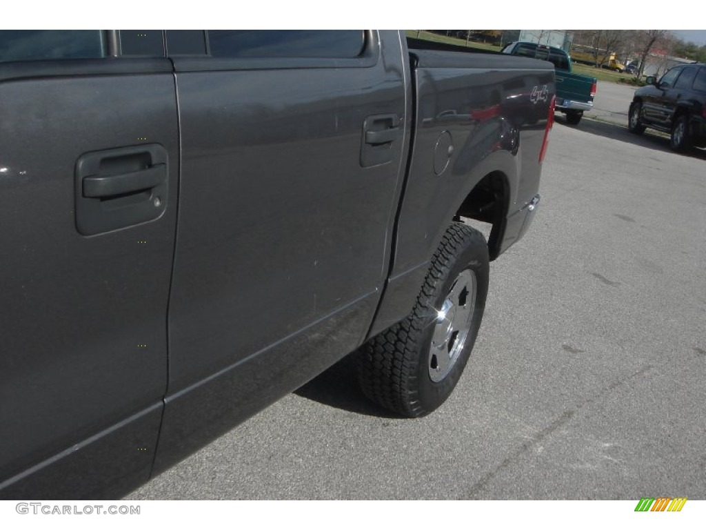 2005 F150 XLT SuperCrew 4x4 - Dark Shadow Grey Metallic / Medium Flint/Dark Flint Grey photo #32