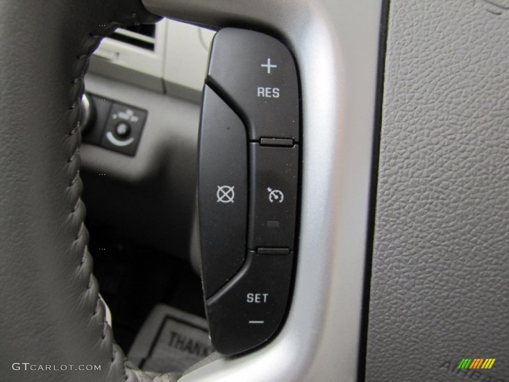 2011 Traverse LT AWD - Silver Ice Metallic / Dark Gray/Light Gray photo #7