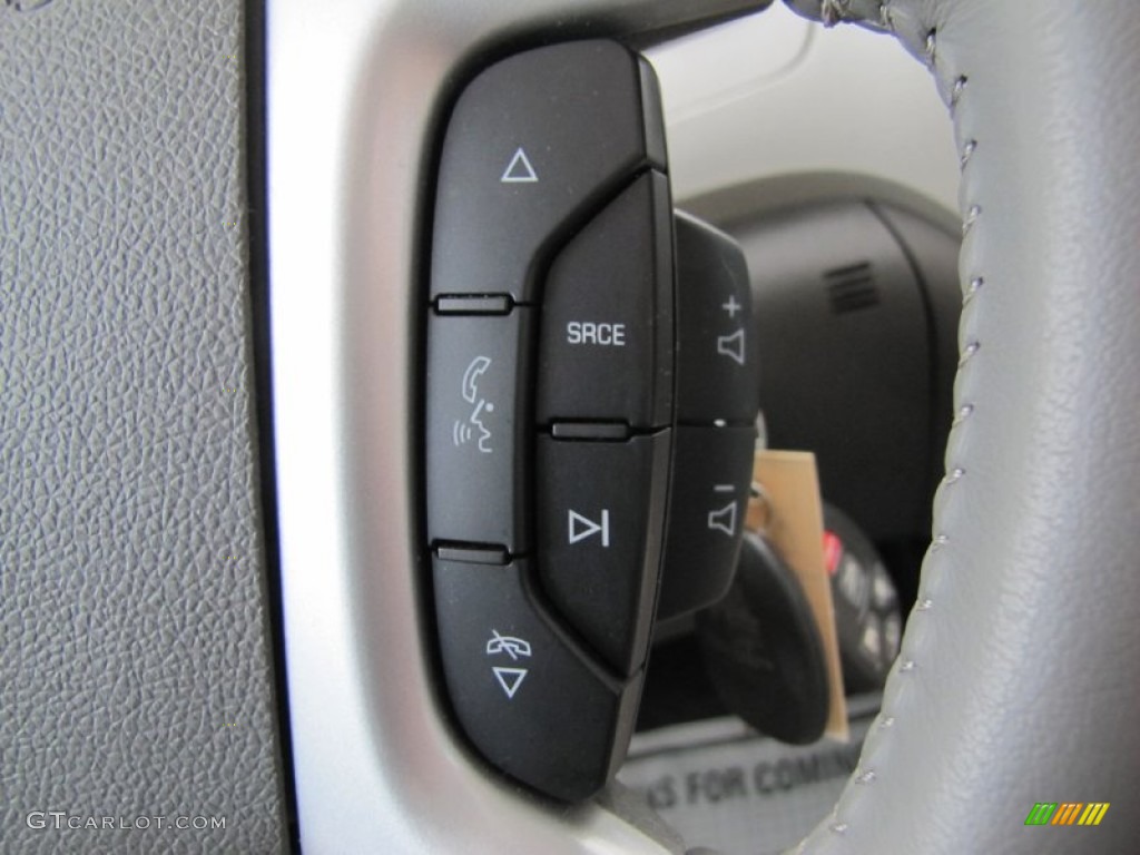 2011 Traverse LT AWD - Silver Ice Metallic / Dark Gray/Light Gray photo #8