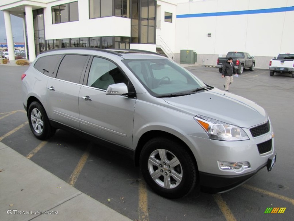 2011 Traverse LT AWD - Silver Ice Metallic / Dark Gray/Light Gray photo #36